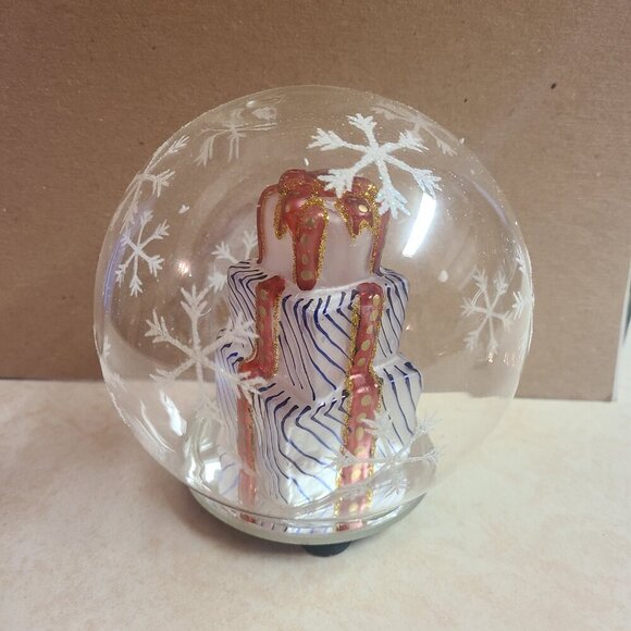 *4 for $30* Vintage Light up Christmas Globe - Stacked gifts - Picture 1 of 2